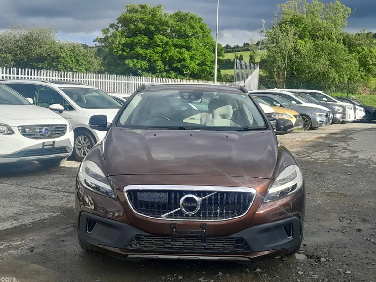 Volvo V40 Hatchback, Diesel, 2016, Brown