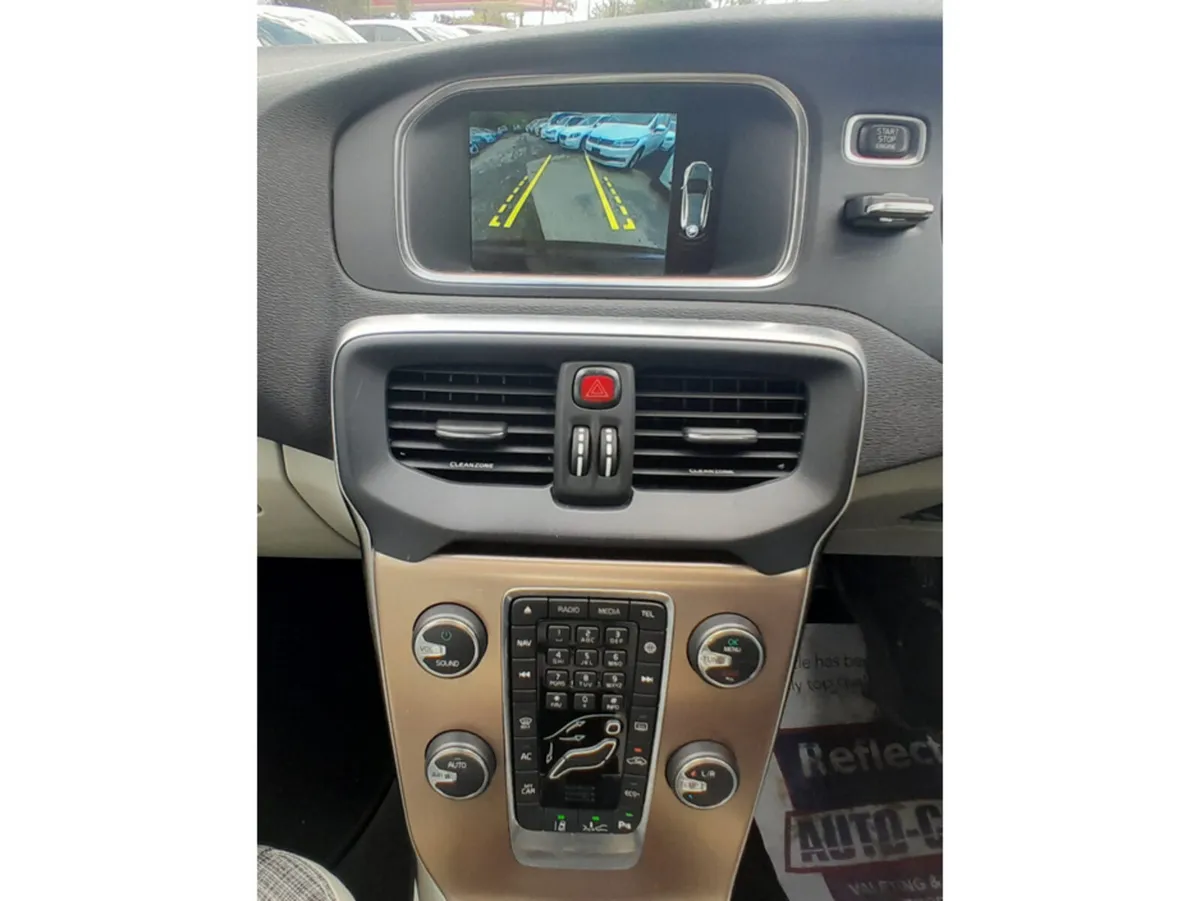 Volvo V40 Hatchback, Diesel, 2016, Brown