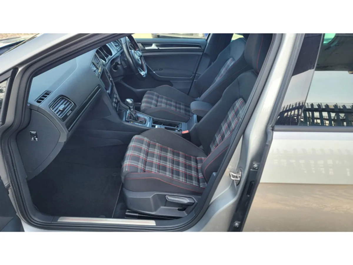 Volkswagen Golf Hatchback, Petrol, 2014, Grey