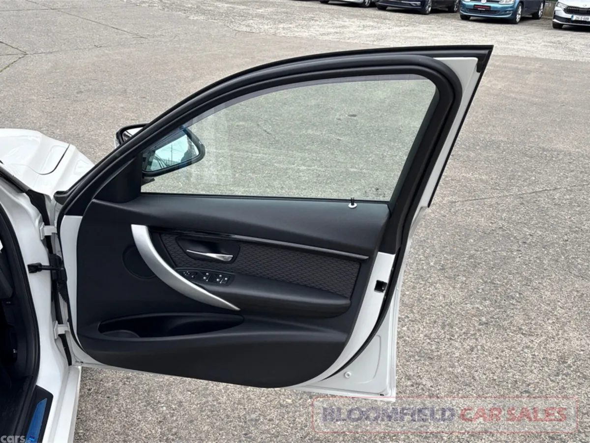 BMW 3-Series Estate, Petrol, 2016, White