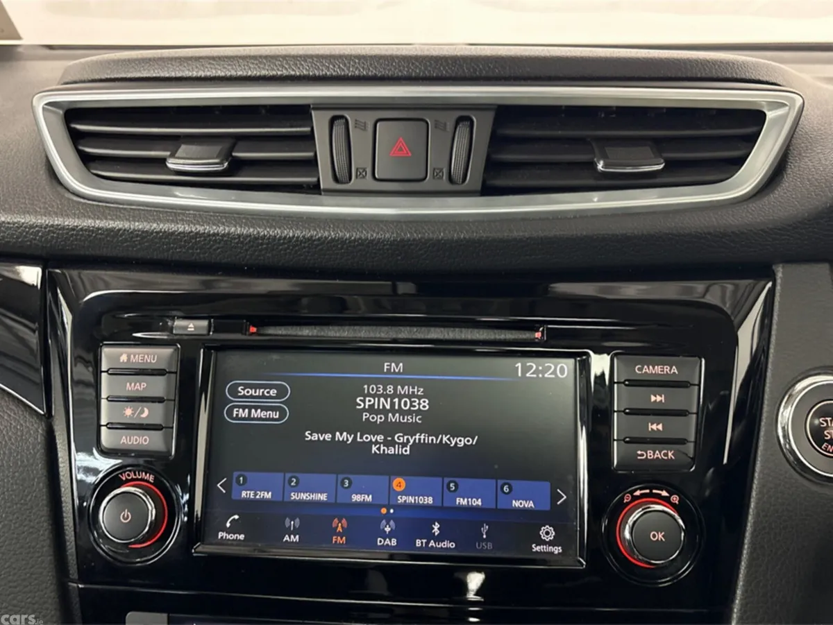 Nissan Qashqai MPV, Petrol, 2020, Red