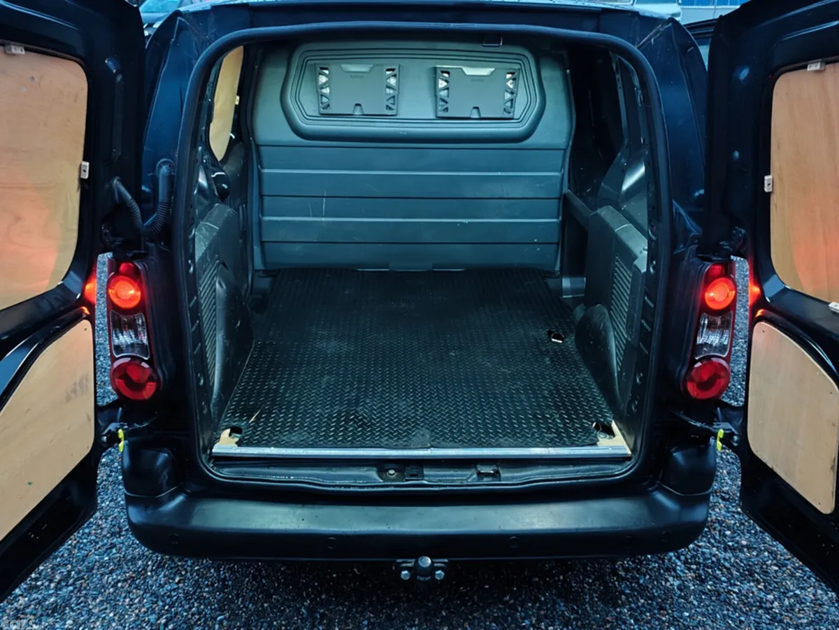 Peugeot Partner Van, Diesel, 2018, Black