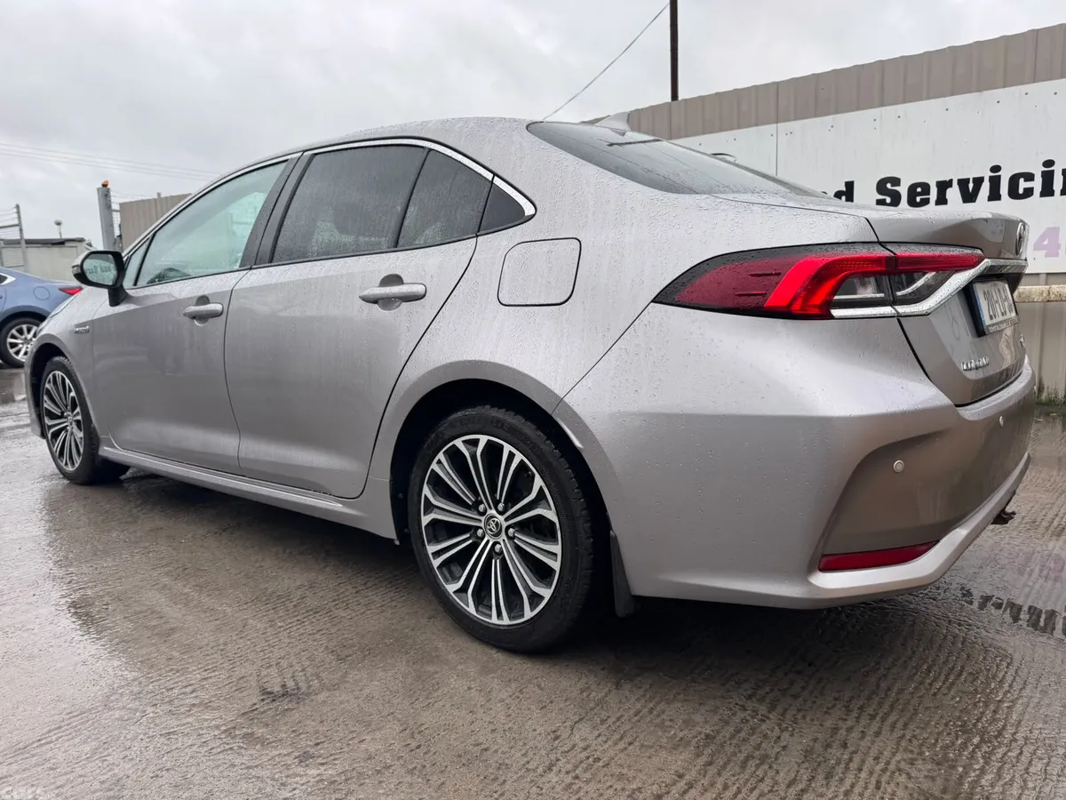 Toyota Corolla Saloon, Petrol Hybrid, 2020, Grey
