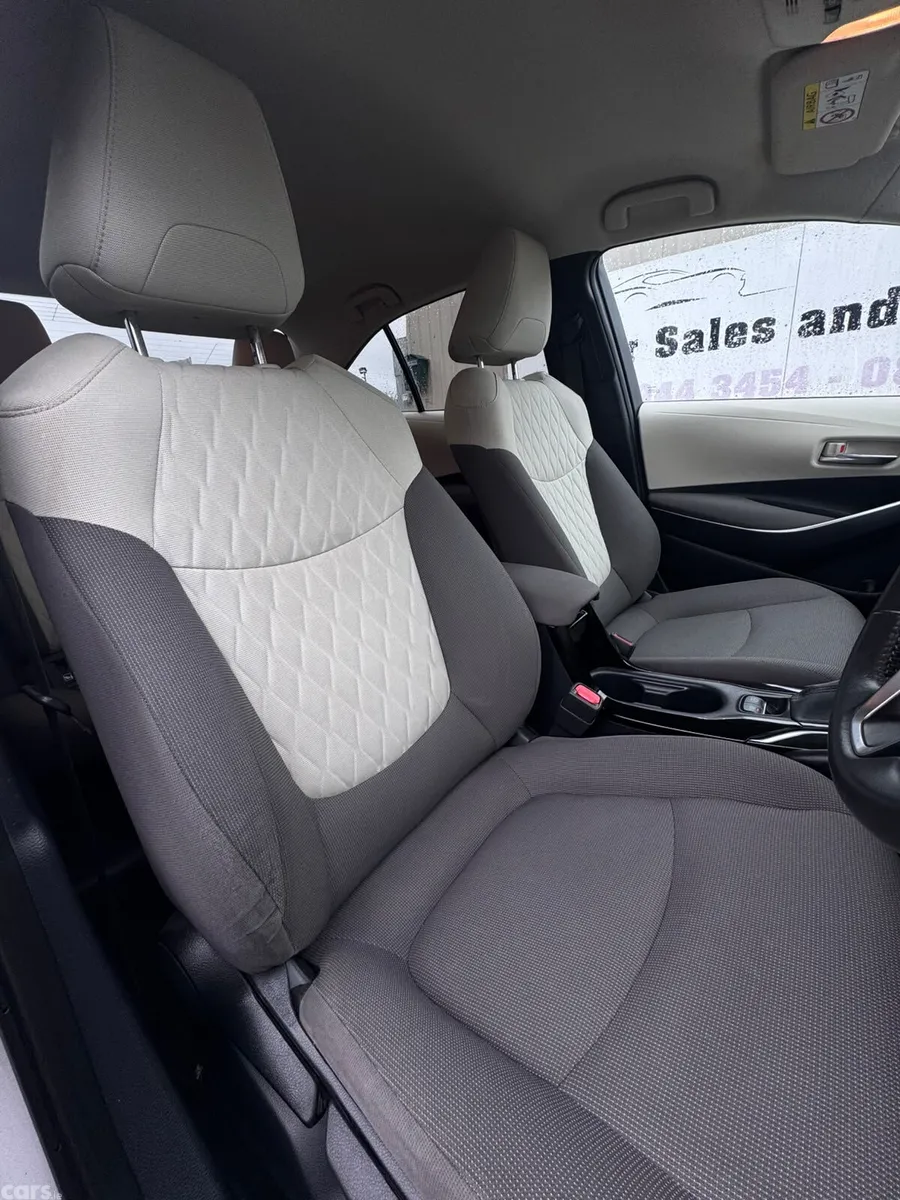 Toyota Corolla Saloon, Petrol Hybrid, 2020, Grey