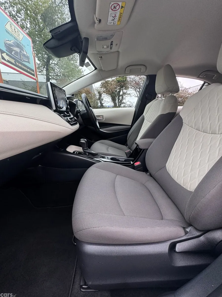 Toyota Corolla Saloon, Petrol Hybrid, 2020, Grey