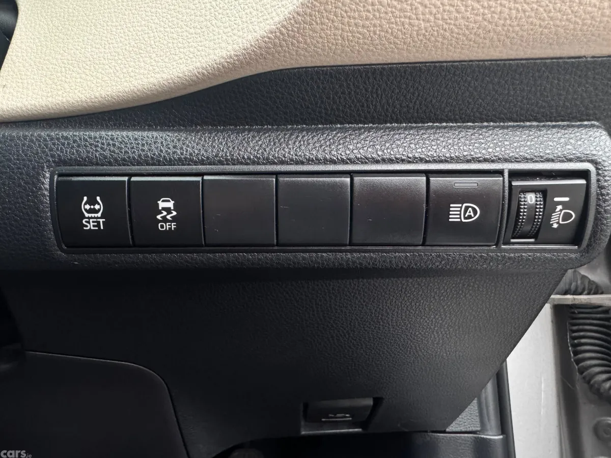 Toyota Corolla Saloon, Petrol Hybrid, 2020, Grey