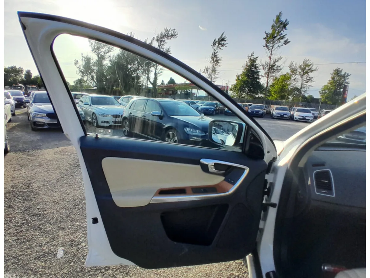Volvo XC60 SUV, Diesel, 2017, White