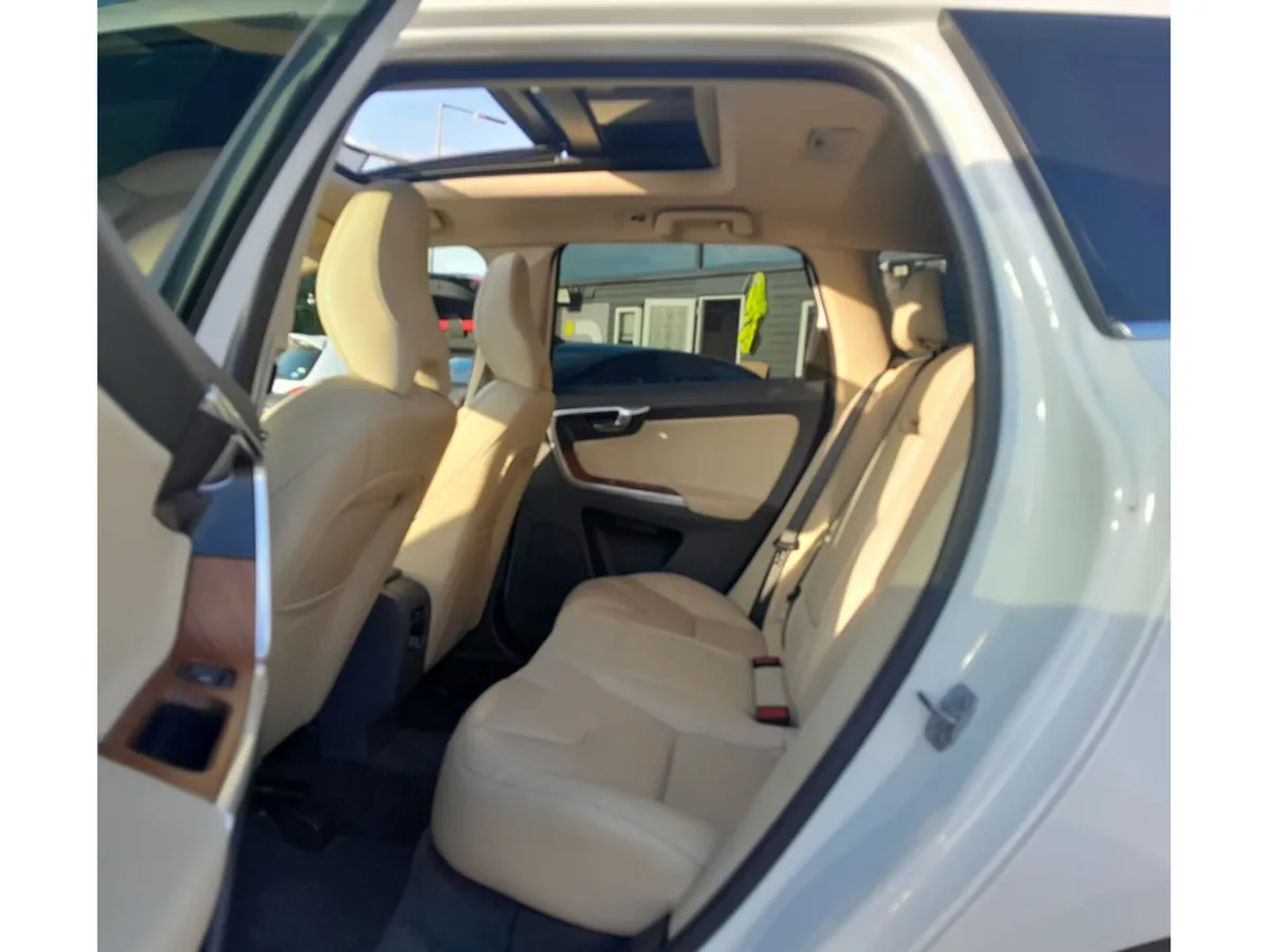 Volvo XC60 SUV, Diesel, 2017, White