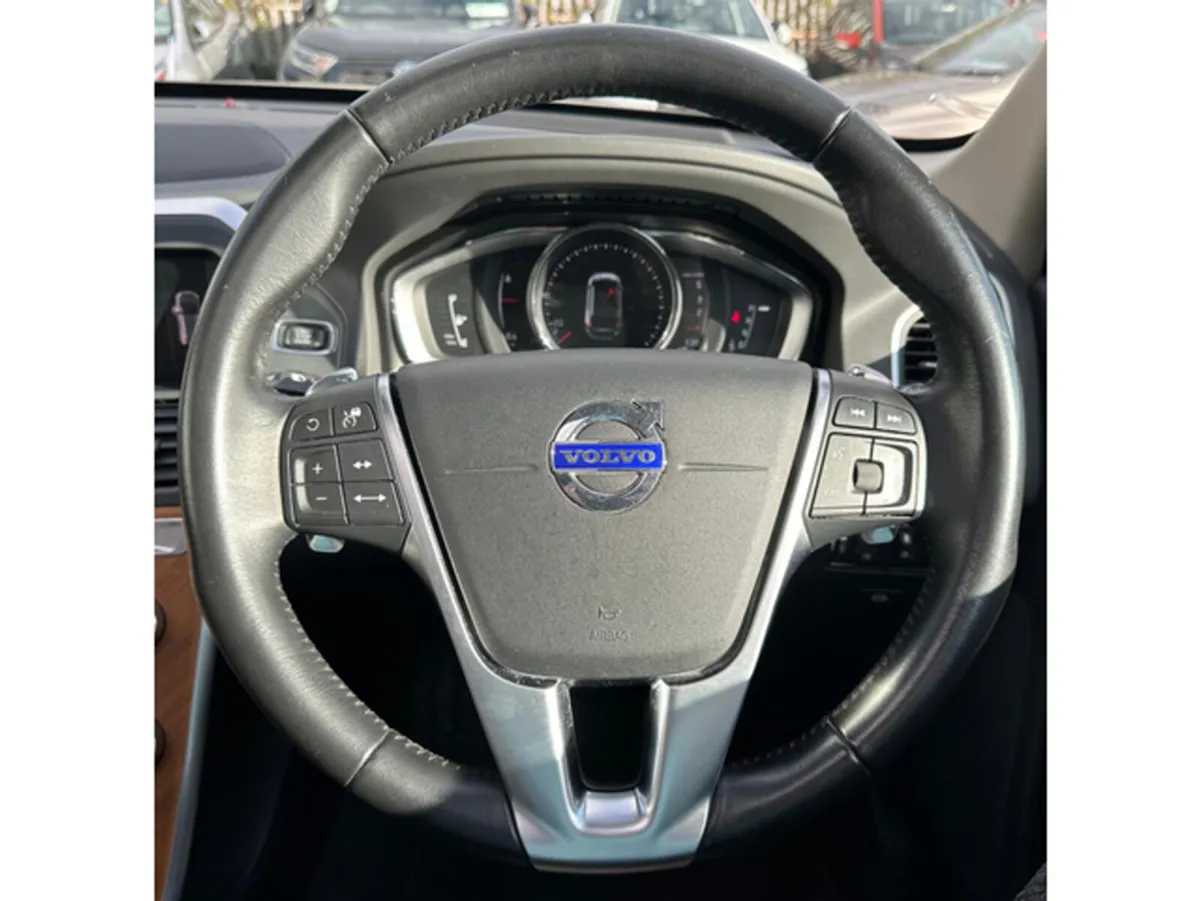 Volvo XC60 SUV, Diesel, 2017, White