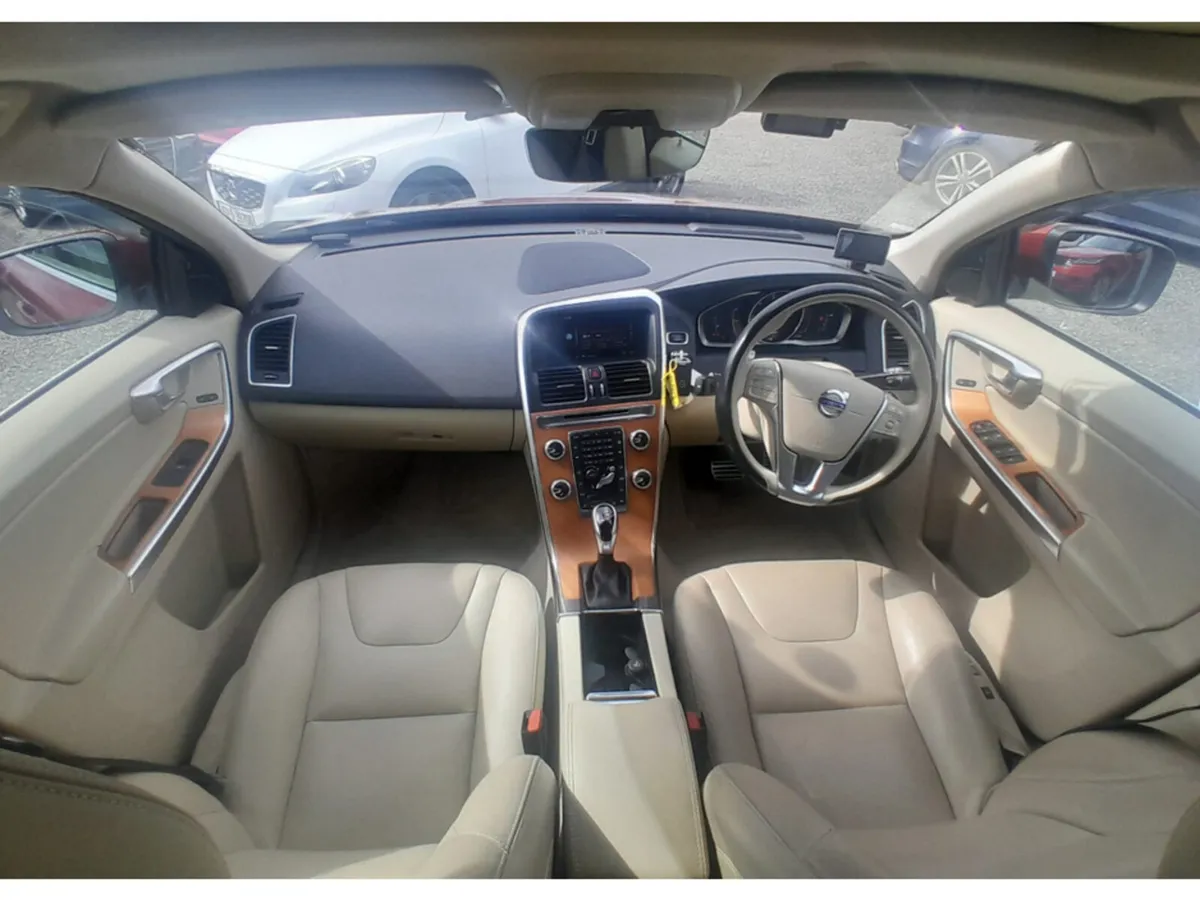 Volvo XC60 SUV, Diesel, 2017, Red