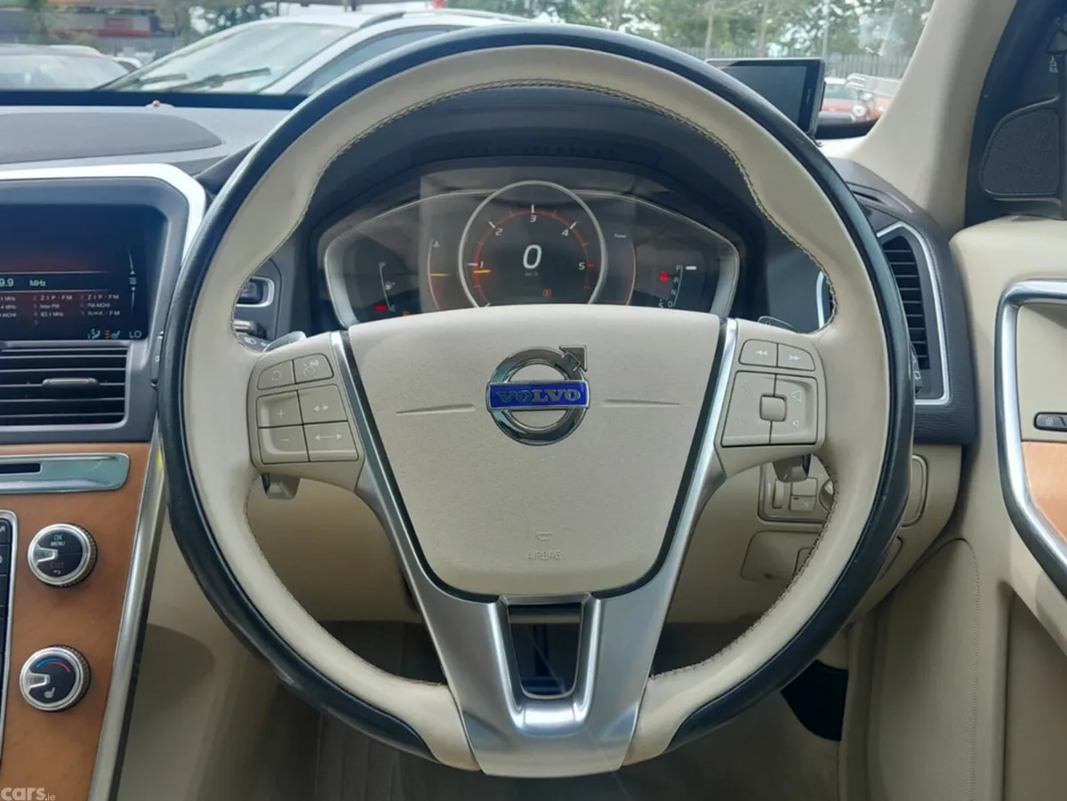 Volvo XC60 SUV, Diesel, 2017, Red