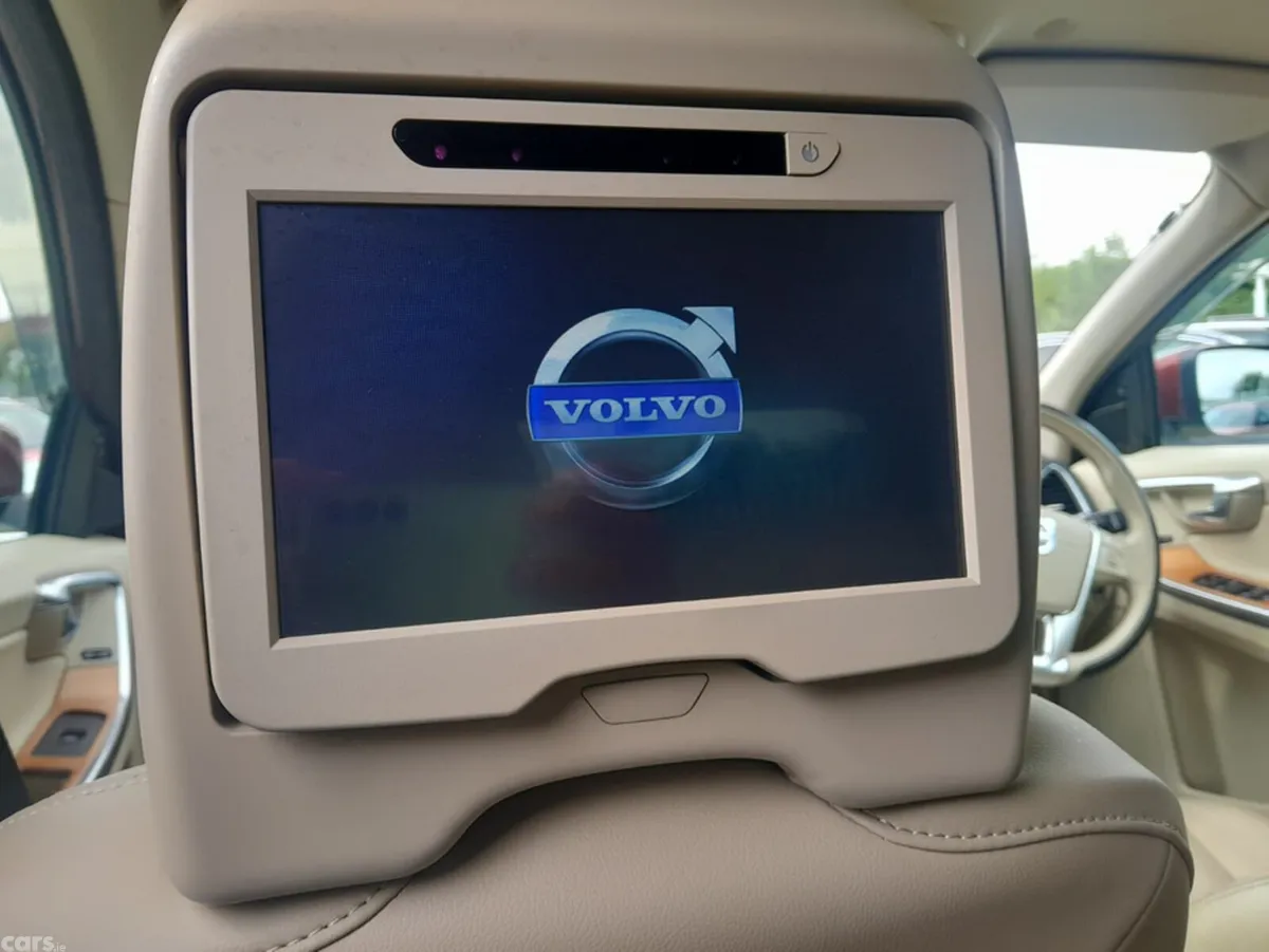 Volvo XC60 SUV, Diesel, 2017, Red