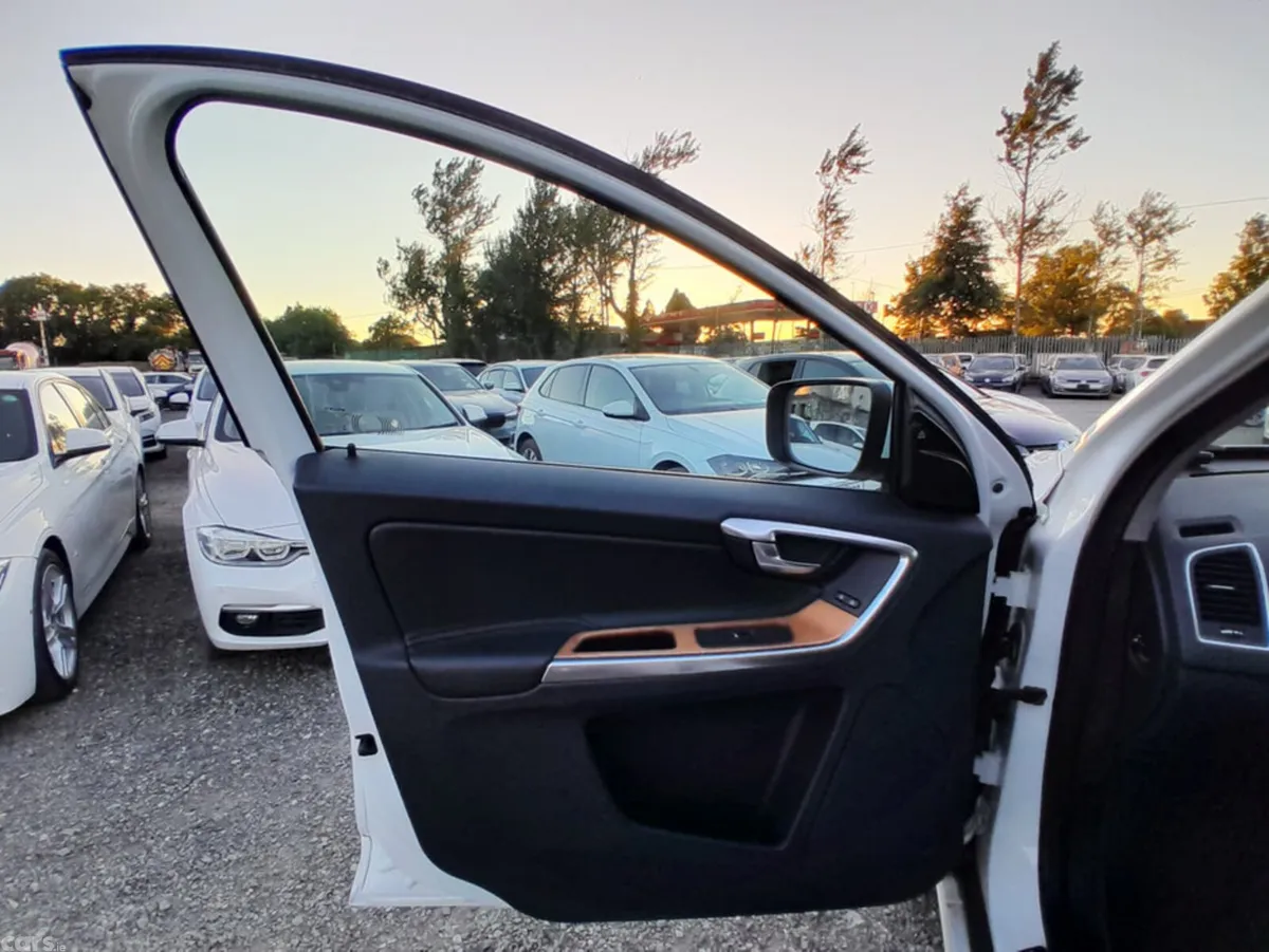 Volvo XC60 SUV, Diesel, 2017, White