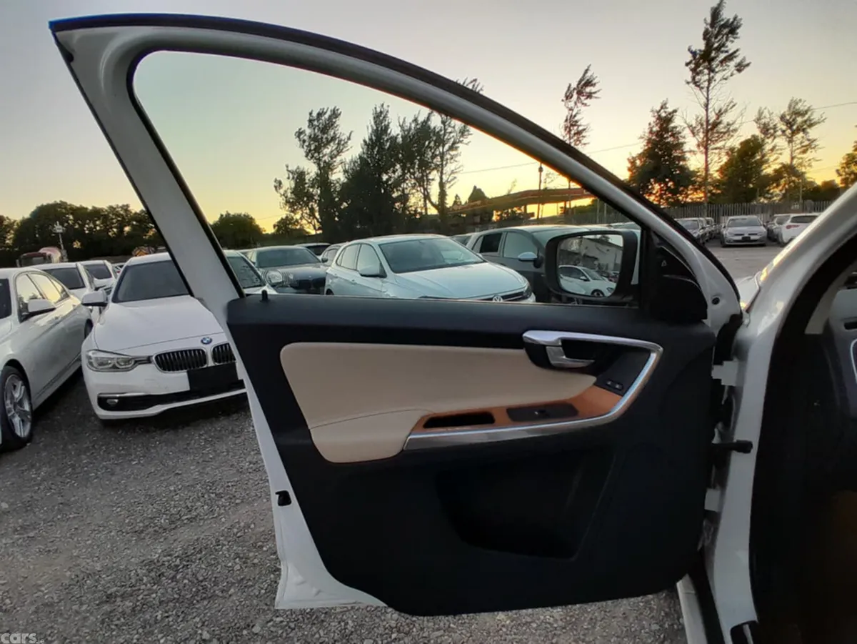 Volvo XC60 SUV, Diesel, 2017, White