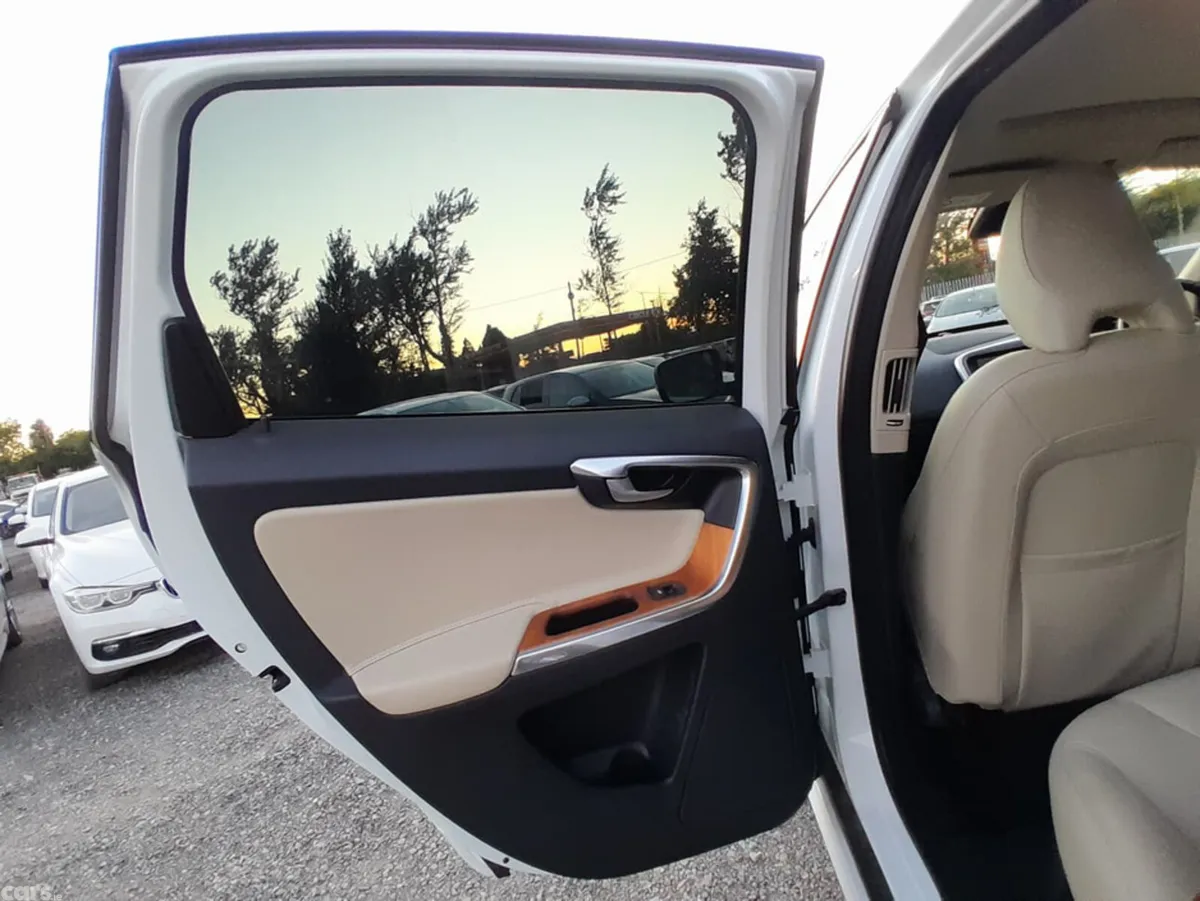 Volvo XC60 SUV, Diesel, 2017, White