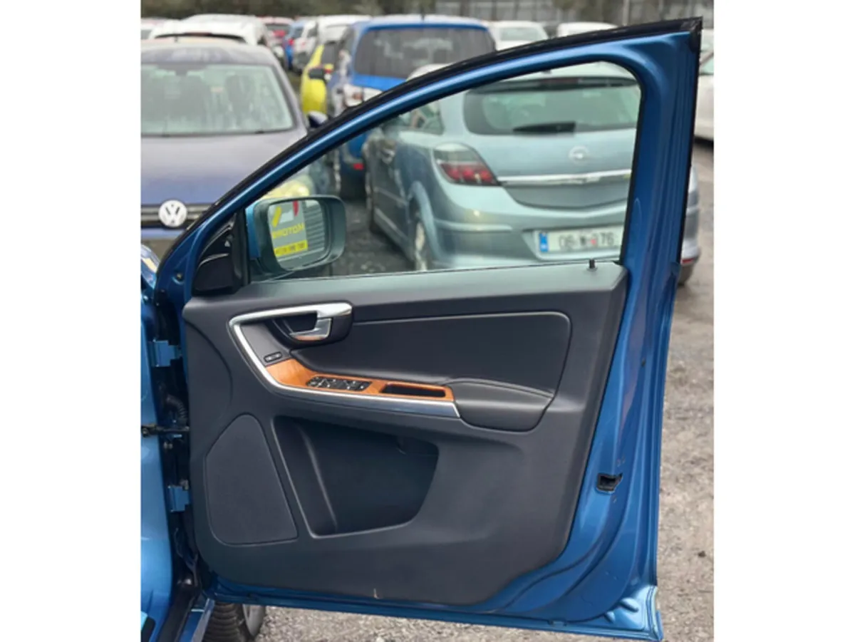 Volvo XC60 SUV, Diesel, 2017, Blue