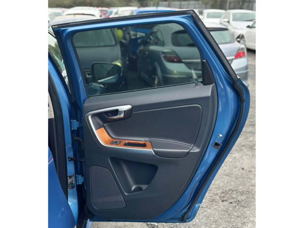 Volvo XC60 SUV, Diesel, 2017, Blue