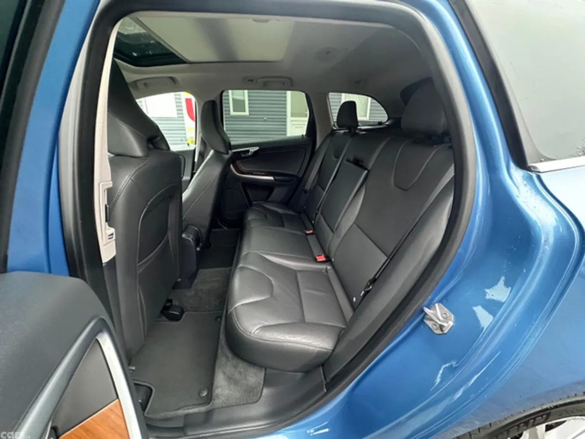 Volvo XC60 SUV, Diesel, 2017, Blue