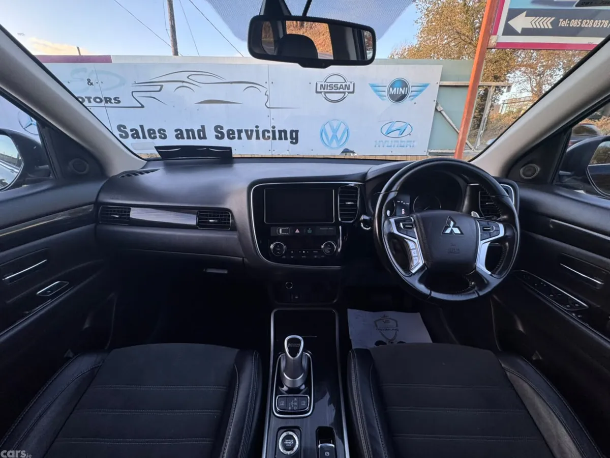 Mitsubishi Outlander SUV, Petrol Plug-in Hybrid, 2018, Black