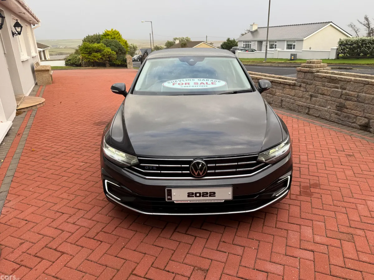 Volkswagen Passat Saloon, Petrol Hybrid, 2022, Grey