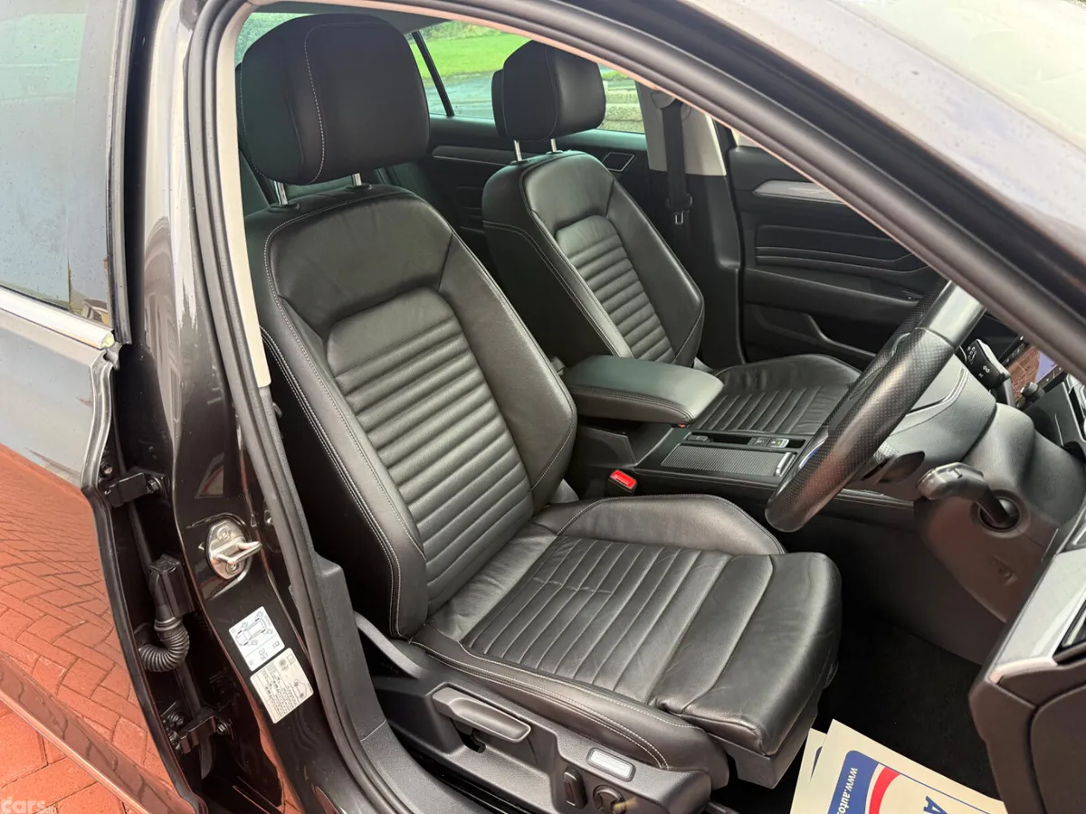 Volkswagen Passat Saloon, Petrol Hybrid, 2022, Grey