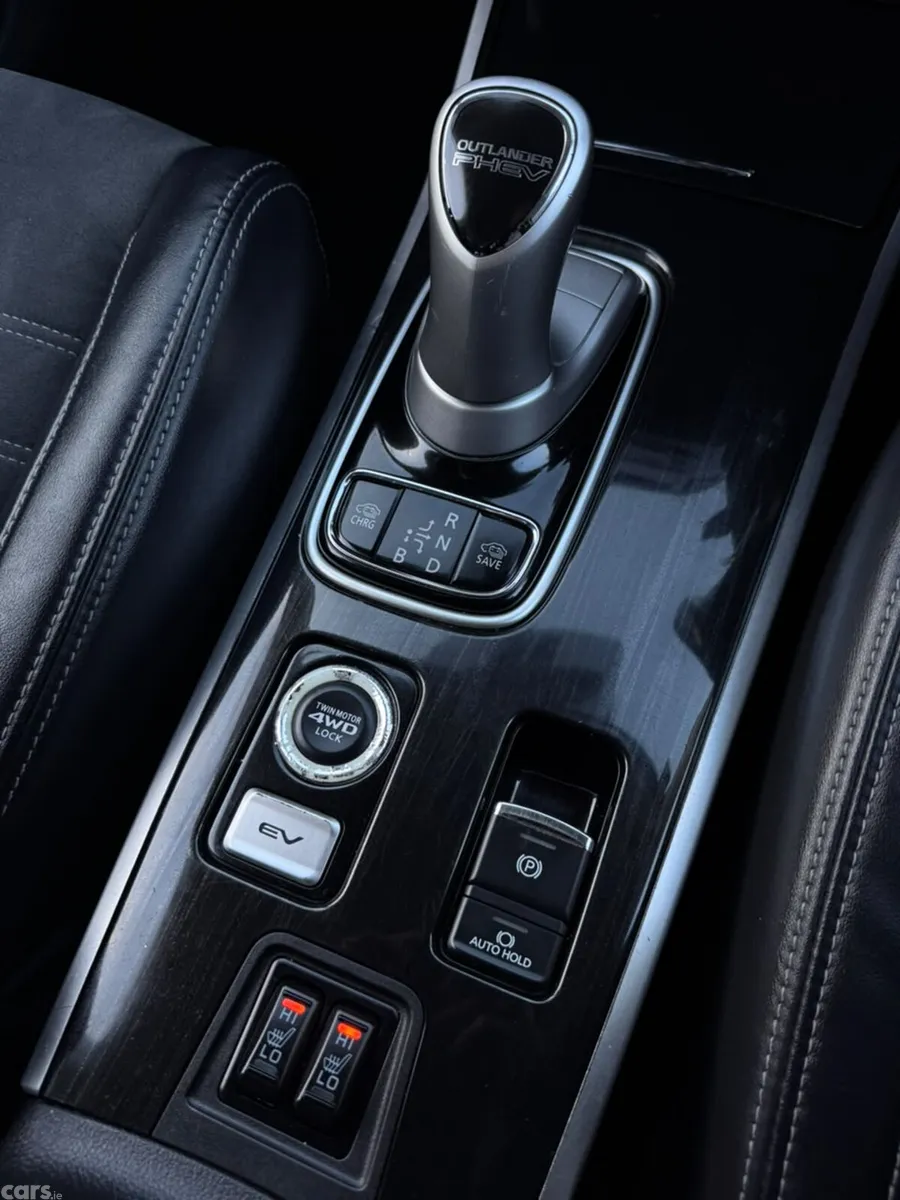 Mitsubishi Outlander SUV, Petrol Plug-in Hybrid, 2018, Black