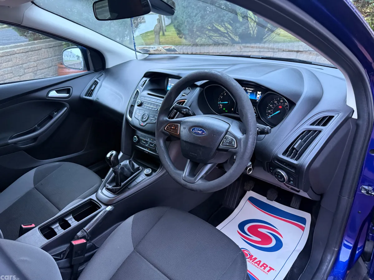 Ford Focus Hatchback, Petrol, 2015, Blue