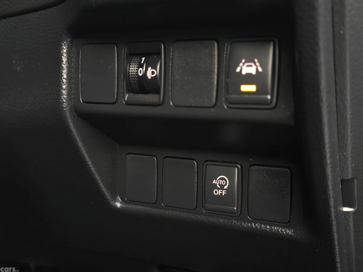 Nissan Qashqai Hatchback, Diesel, 2018, Black