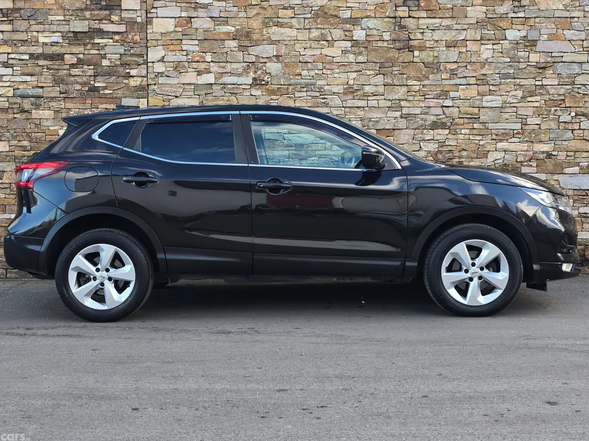 Nissan Qashqai Hatchback, Diesel, 2018, Black
