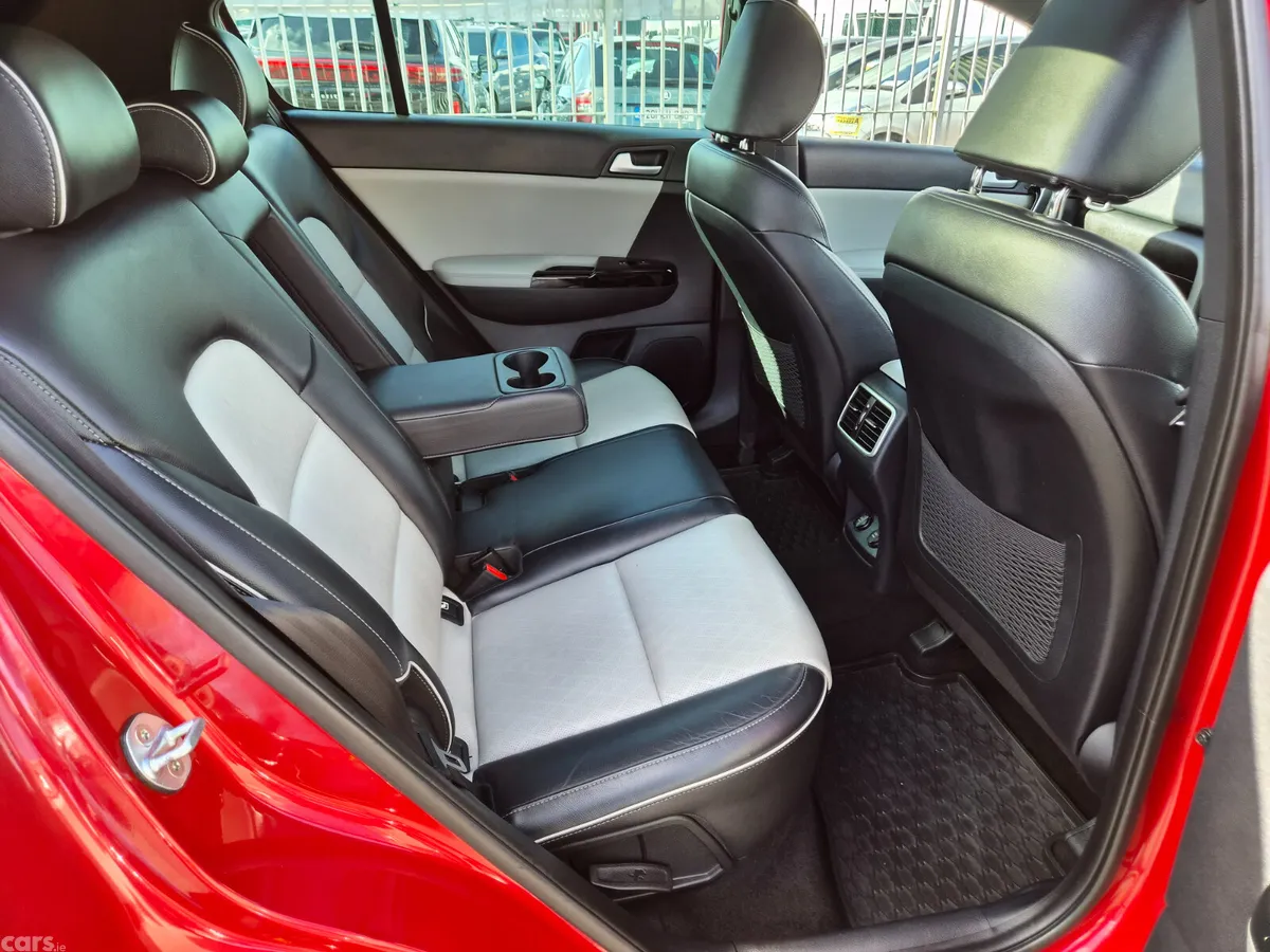 Kia Sportage SUV, Diesel, 2017, Red