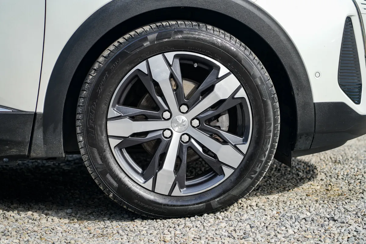 Peugeot 5008 MPV, Diesel, 2022, White