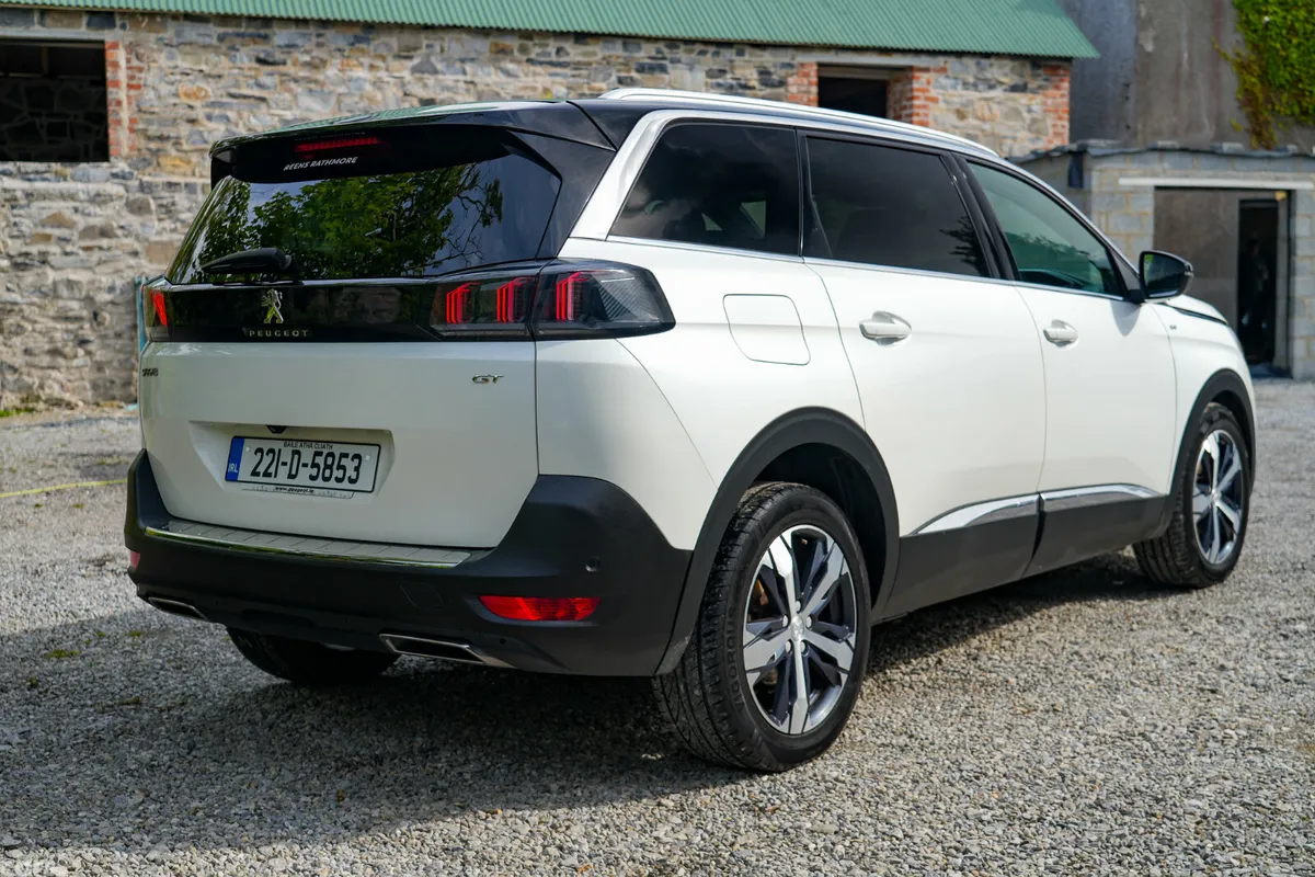 Peugeot 5008 MPV, Diesel, 2022, White