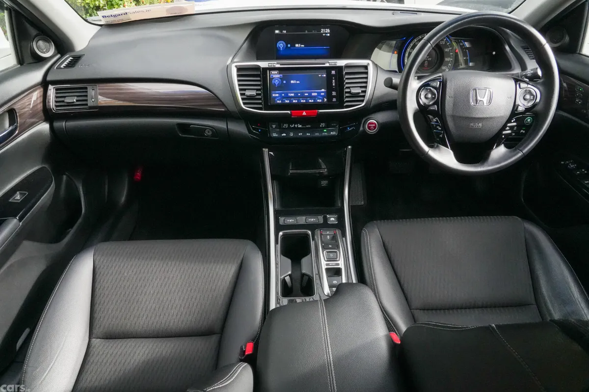 Honda Accord Saloon, Petrol Hybrid, 2019, White