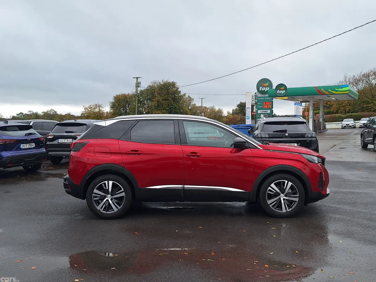 Peugeot 3008 MPV, Diesel, 2023, Red