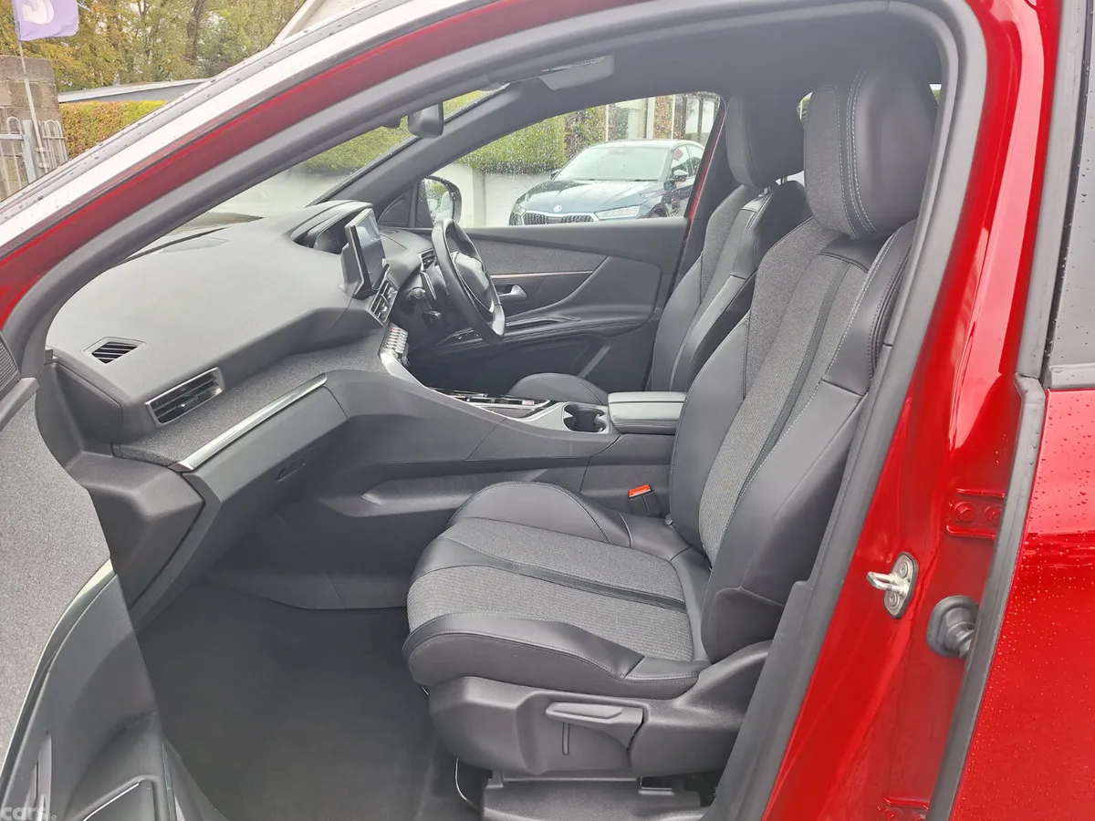 Peugeot 3008 MPV, Diesel, 2023, Red