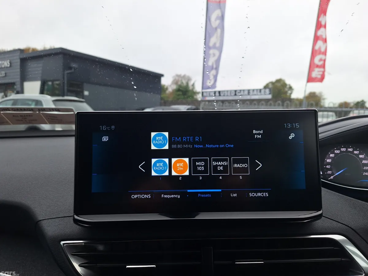 Peugeot 3008 MPV, Diesel, 2023, Red
