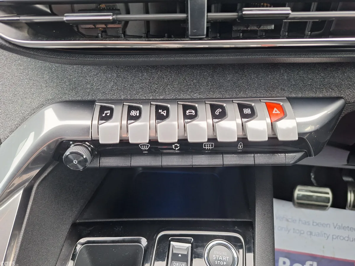 Peugeot 3008 MPV, Diesel, 2023, Red