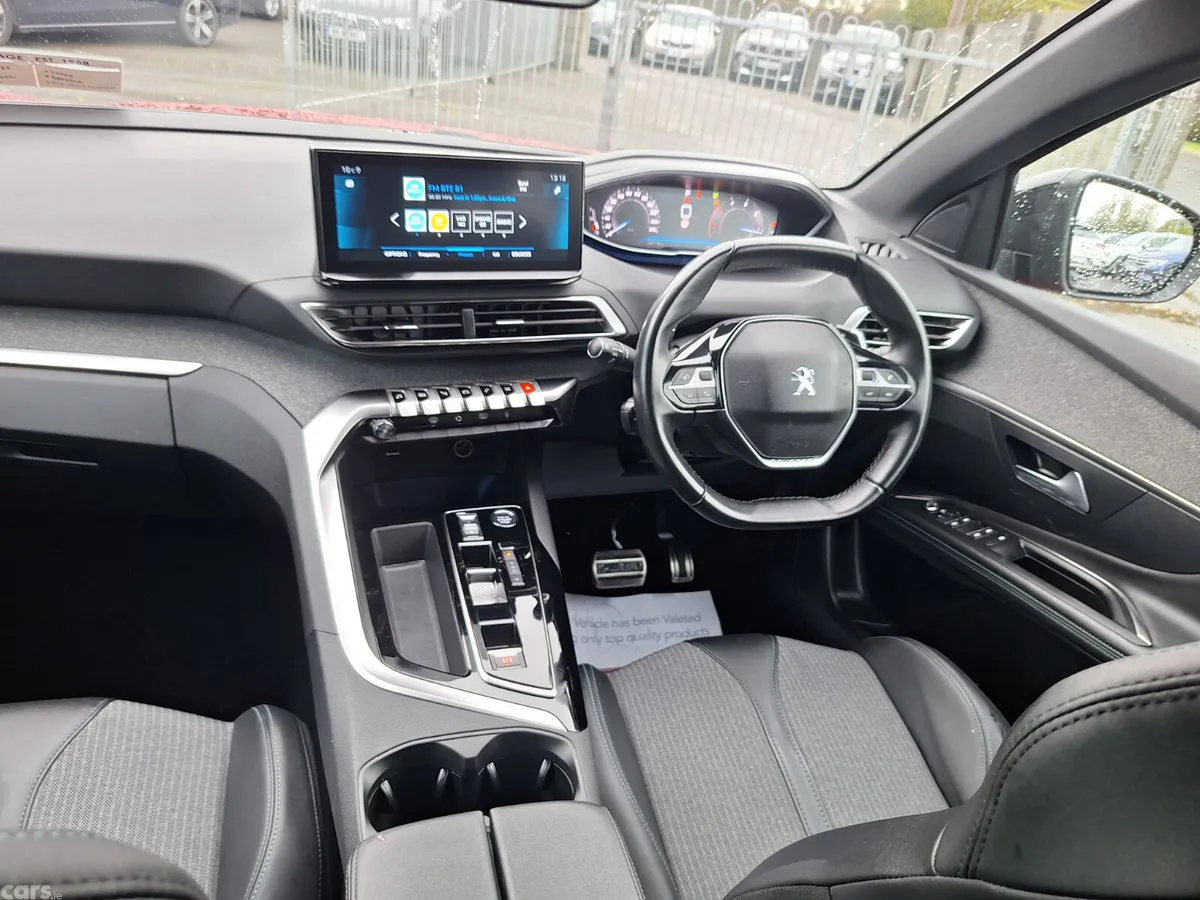 Peugeot 3008 MPV, Diesel, 2023, Red