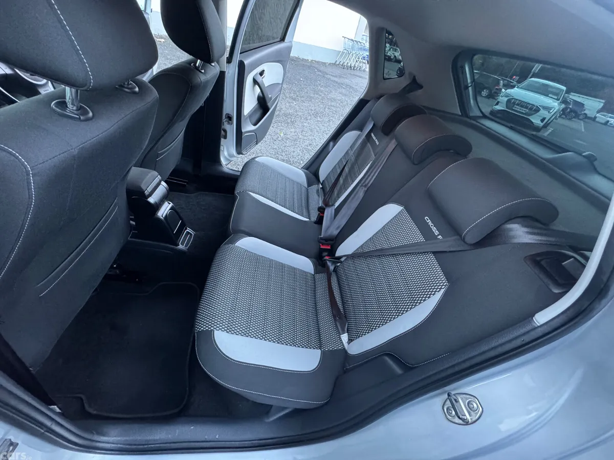 Volkswagen Polo Hatchback, Petrol, 2013, Silver