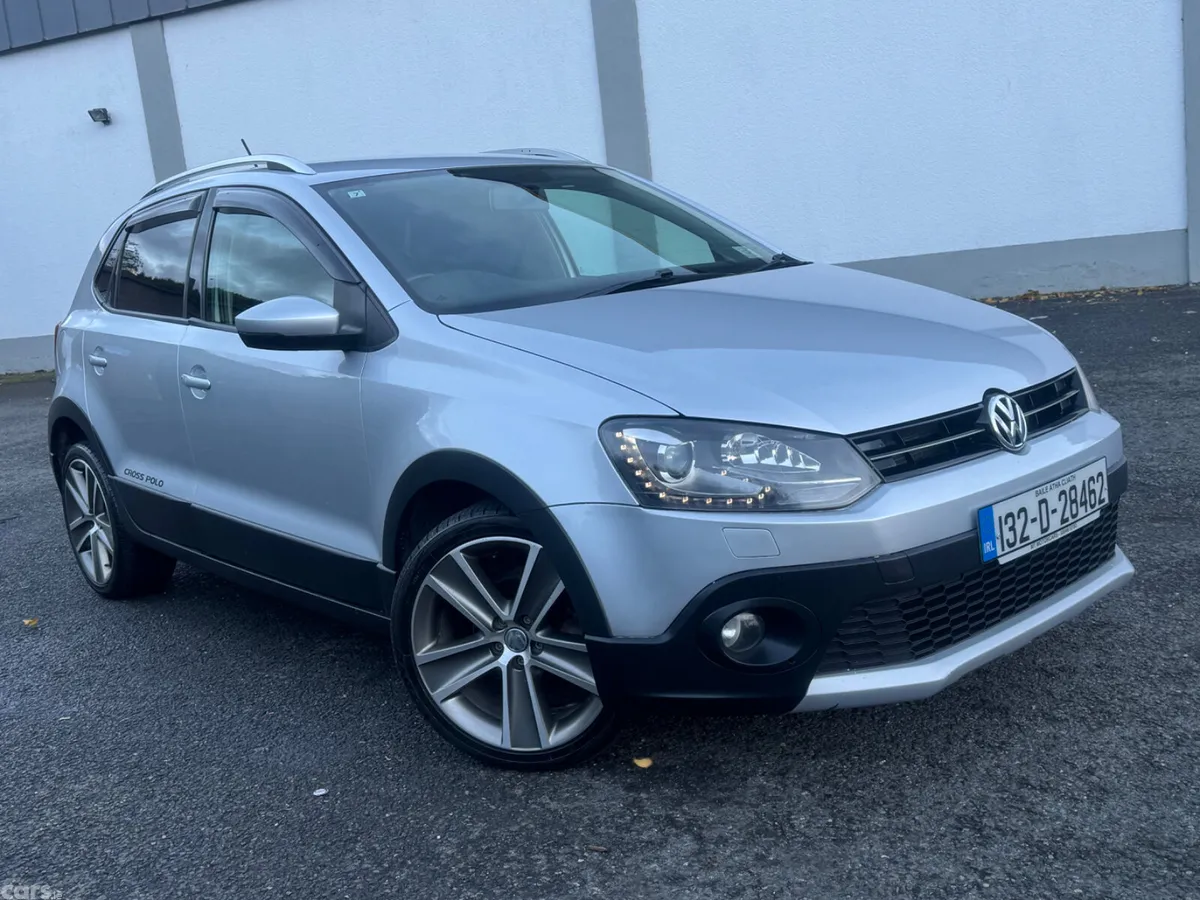 Volkswagen Polo Hatchback, Petrol, 2013, Silver