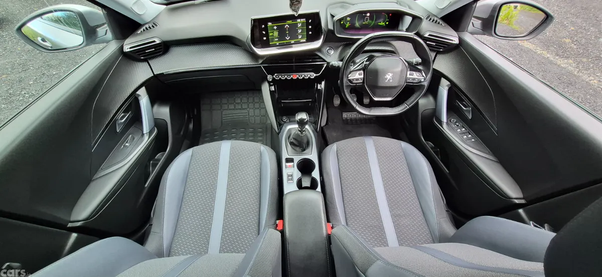 Peugeot 2008 MPV, Petrol, 2021, Grey