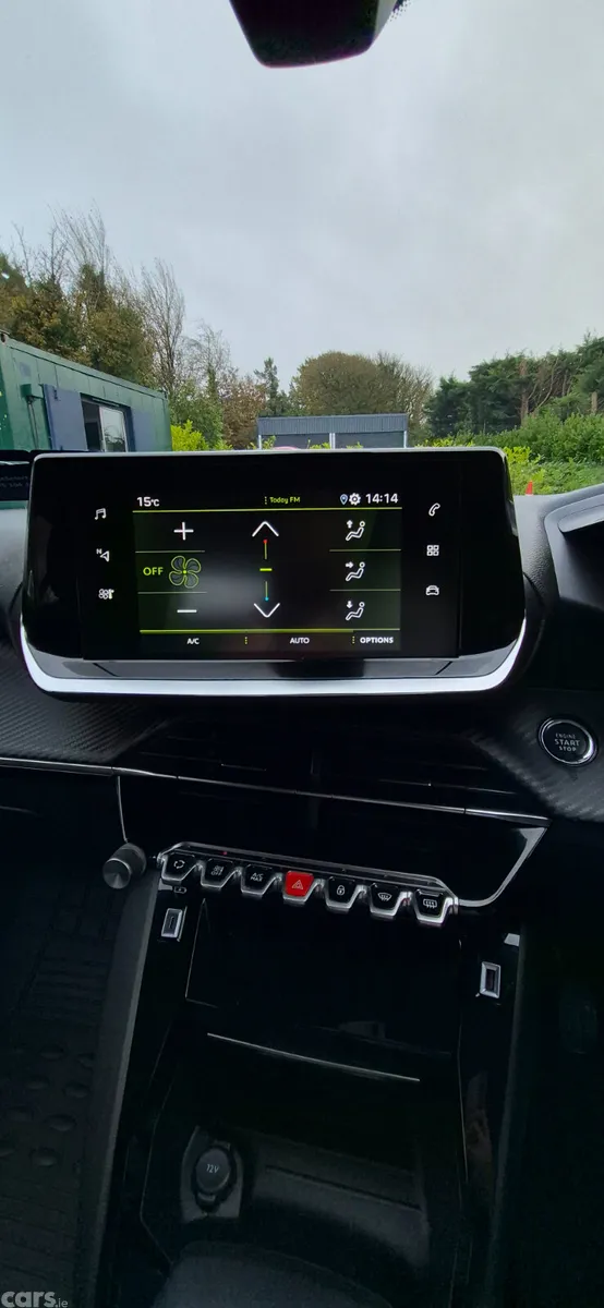 Peugeot 2008 MPV, Petrol, 2021, Grey