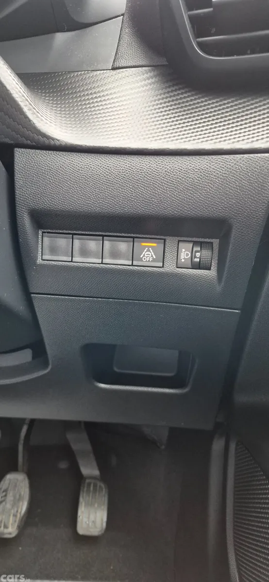 Peugeot 2008 MPV, Petrol, 2021, Grey