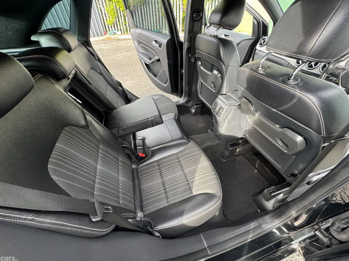 Mercedes-Benz B-Class Hatchback, Petrol, 2014, Black