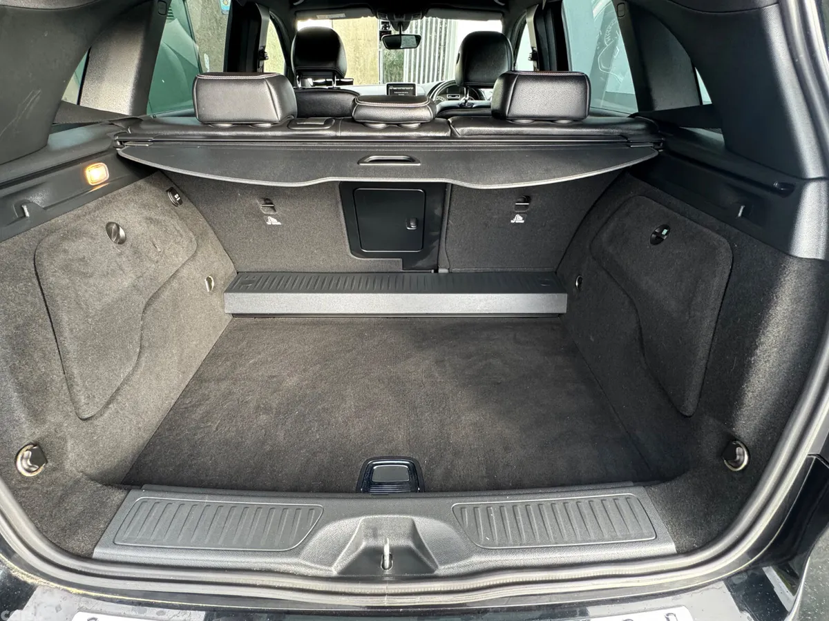 Mercedes-Benz B-Class Hatchback, Petrol, 2014, Black