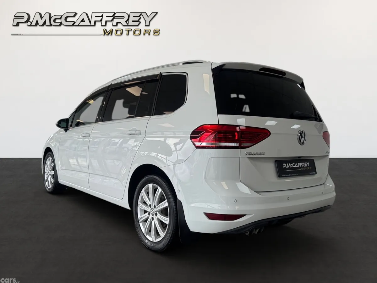 Volkswagen Touran MPV, Diesel, 2018, White