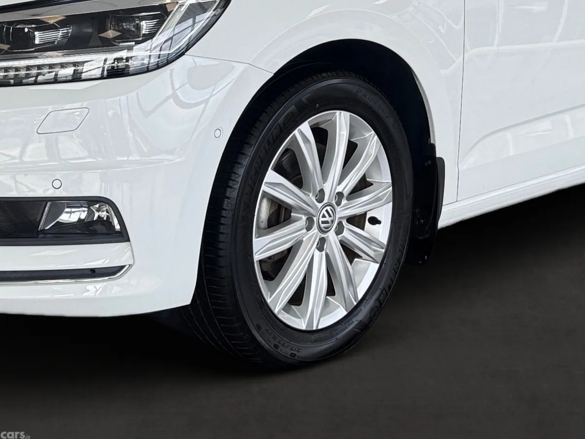 Volkswagen Touran MPV, Diesel, 2018, White