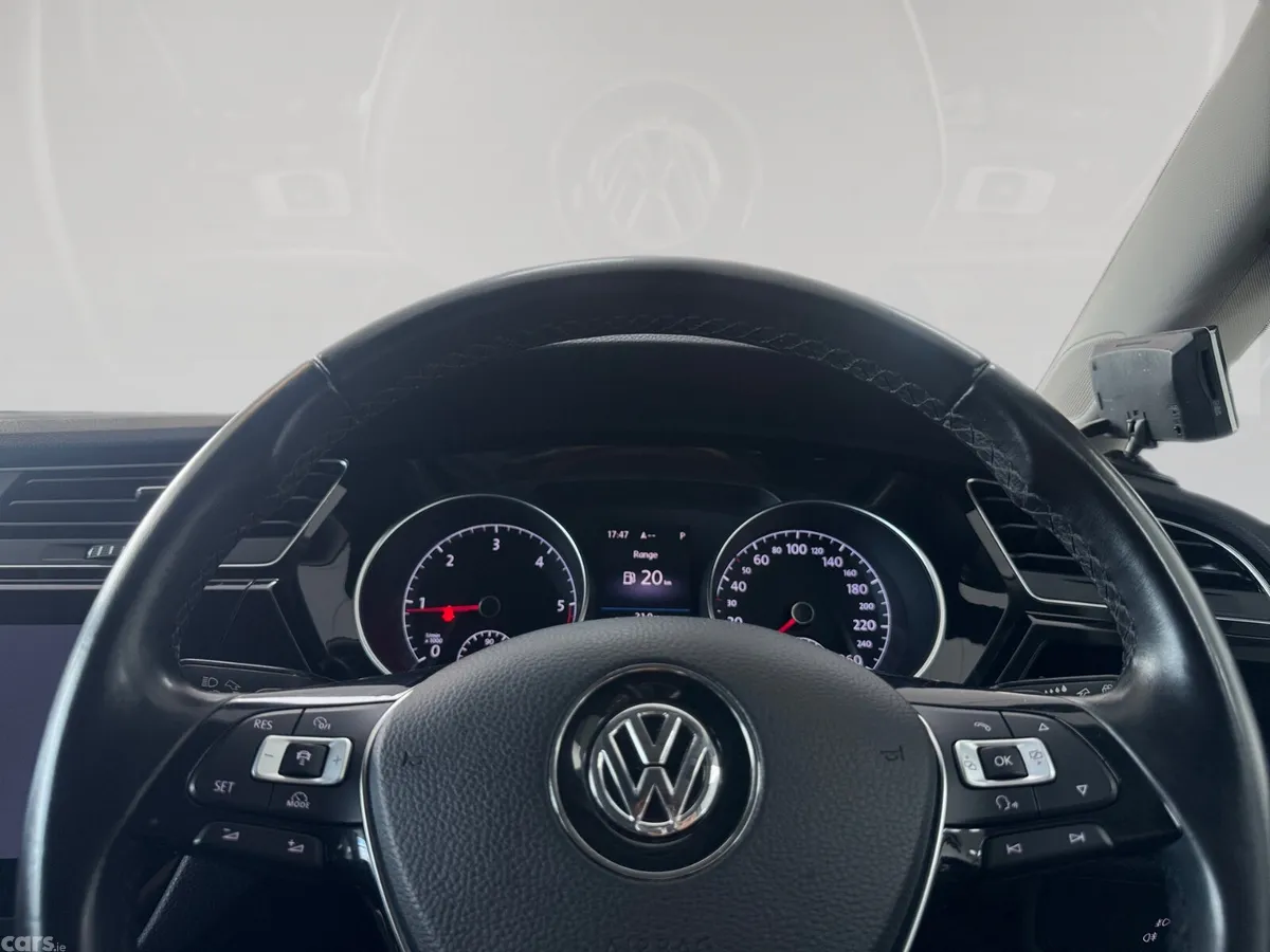 Volkswagen Touran MPV, Diesel, 2018, White