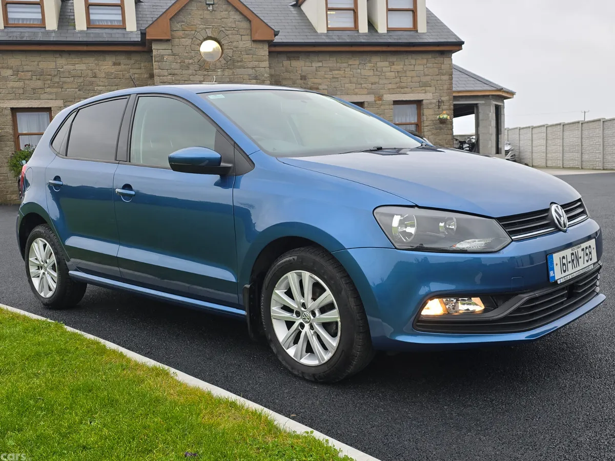 Volkswagen Polo Hatchback, Petrol, 2016, Blue