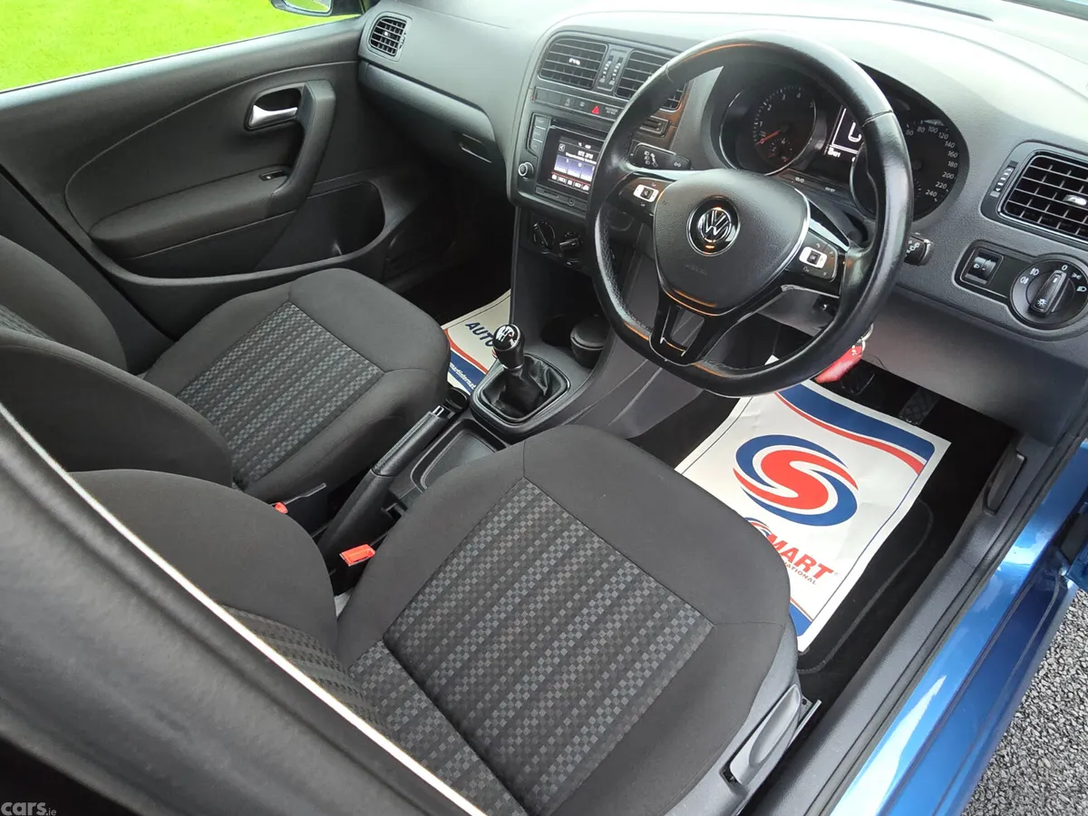 Volkswagen Polo Hatchback, Petrol, 2016, Blue